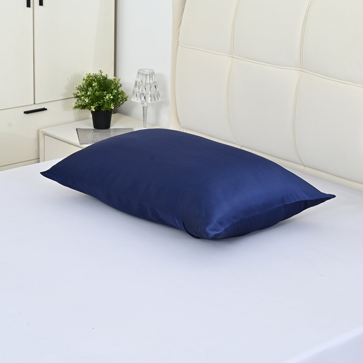 La Marey Signature Mulberry Silk Patterned Pillowcase with MOP Button Closure (Size 50x75 cm) - Navy 8562983 3