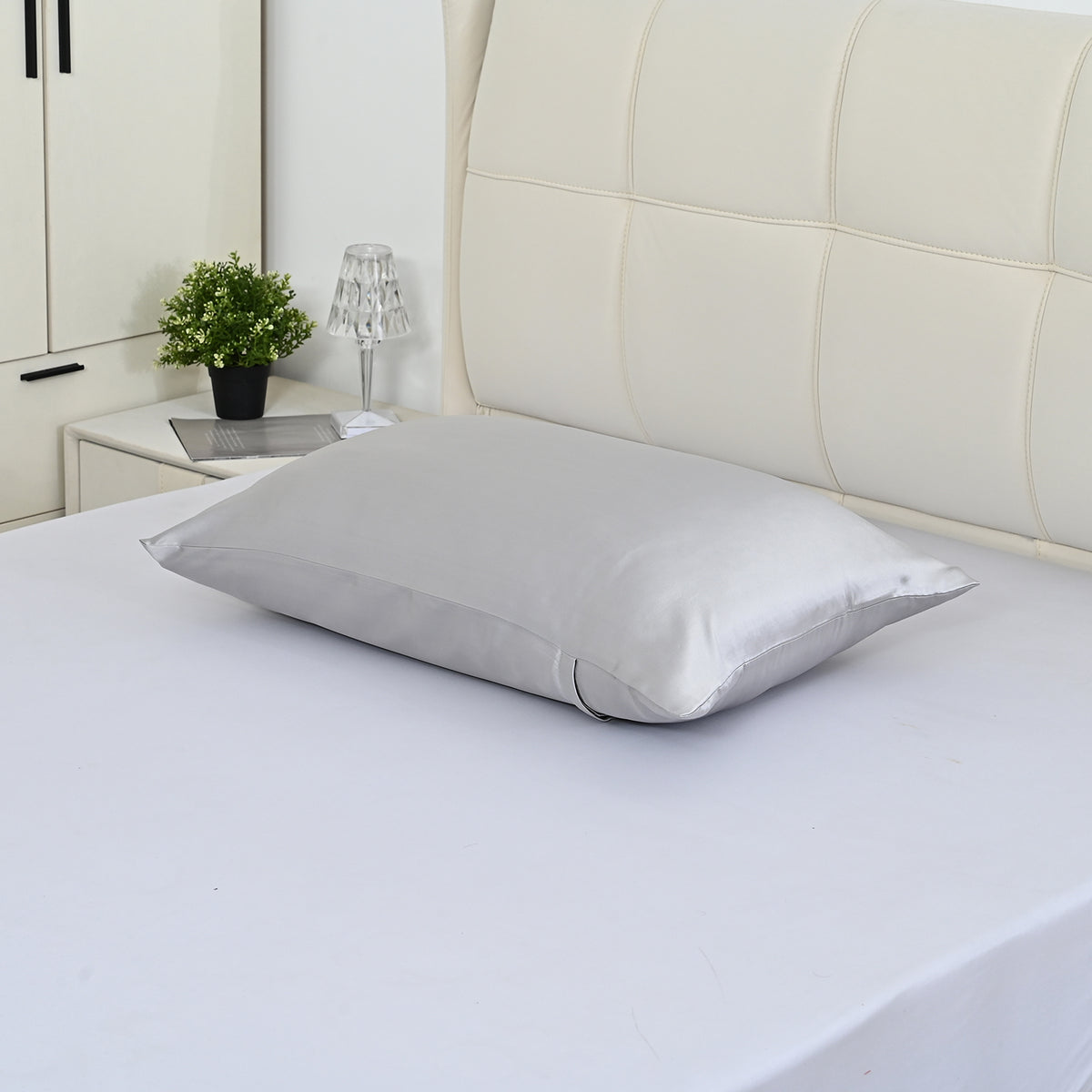 La Marey Signature Mulberry Silk Patterned Pillowcase with MOP Button Closure (Size 50x75 cm) - Silver V32518264 3