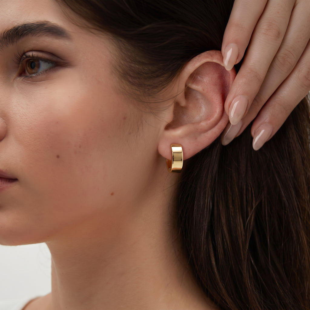 9K Yellow Gold Hoop Earring_8572410_1