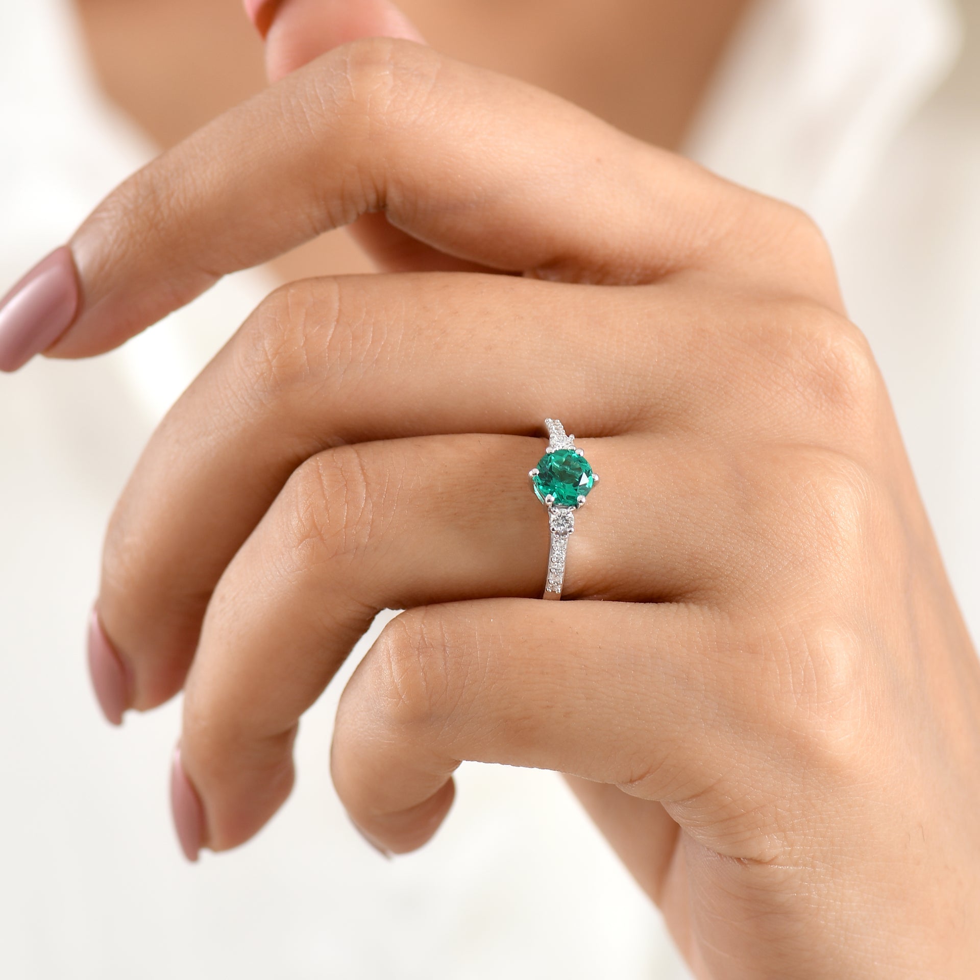 Luxuriant - AAA Lab Grown Columbian Emerald &amp; Lab Grown Diamond (SI/G-H) Ring in Rhodium Overlay Sterling Silver 1.00 Ct. V32525564 2