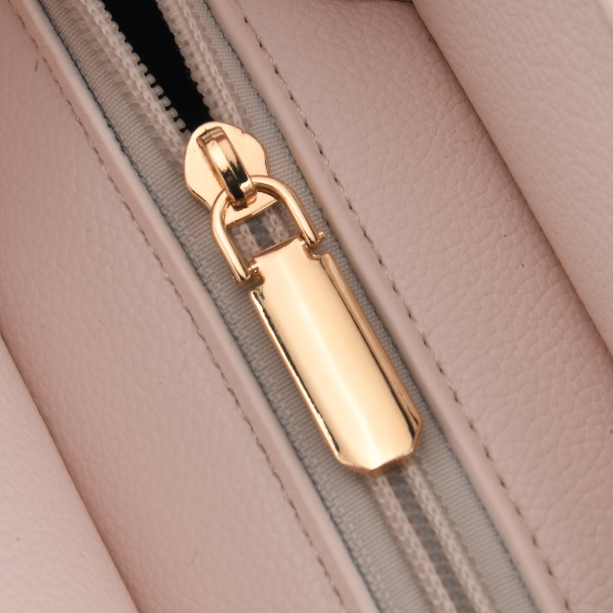 Designer Inspired from Italy- Top Handle Textured Finish Handbag with Metallic Clasp &amp; Shoulder Strap - Light Pink 8573657 4