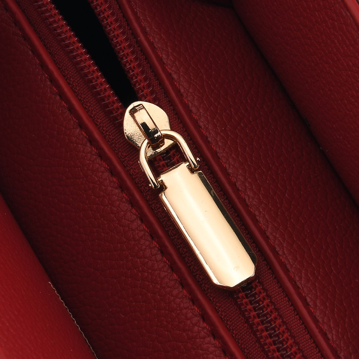 Designer Inspired from Italy- Top Handle Textured Finish Handbag with Metallic Clasp &amp; Shoulder Strap - Red V32641031 4