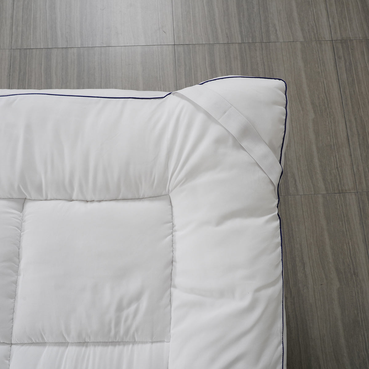 Bliss &amp; Beyond PLUSH SHERPA MATTRESS TOPPER 85 GSM Microfiber Base, 1000 GSM Filling, 180 GSM Sherpa fleece (Size 135x190+10 cm) - Double 8575147 8