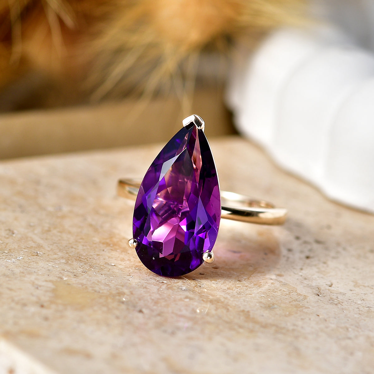 THE ROYAL ORCHID - 9K Yellow Gold AAA Amethyst Pear Cut Solitaire Ring 6.80 Ct. V32526073 3