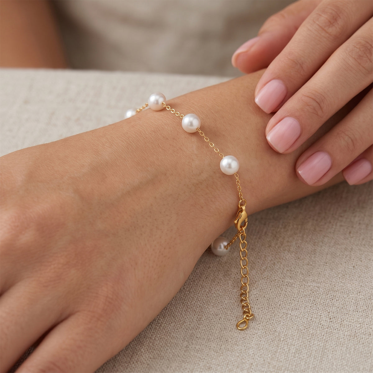 Tucson Buy 2026 - AAA High Lustre Japanese Akoya Pearl Adjustable Bracelet (Size - 7+2 Ext) in Yellow Gold Plated Sterling Silver. V32515952 2