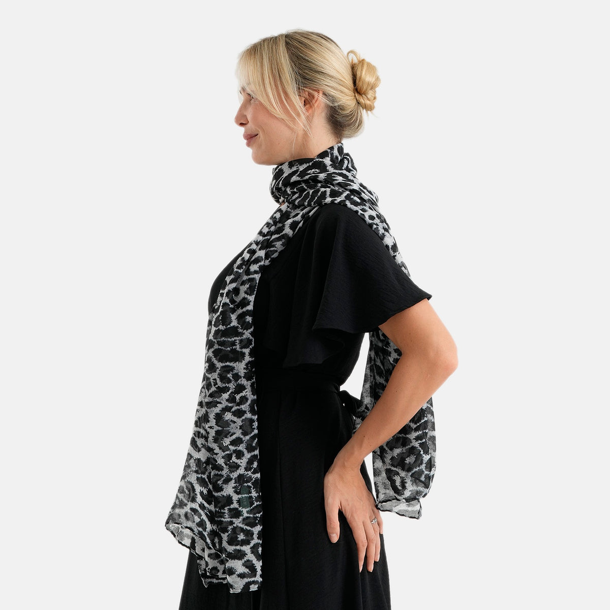 La Marey Womens Lightweight Printed Scarf (180 x 80 cm) - Blue Leopard V32607327 3