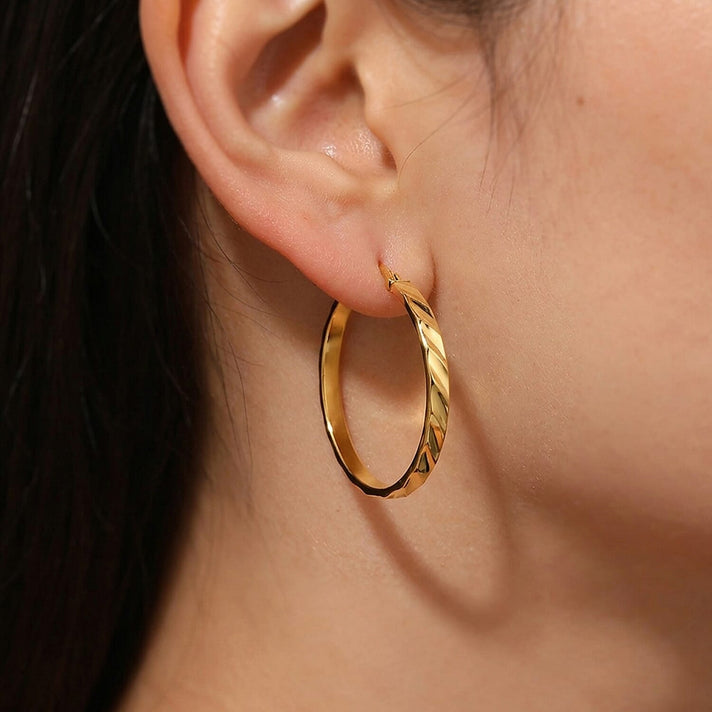 9K Yellow Gold Textured Hoop Earring with Clasp 8593464 2