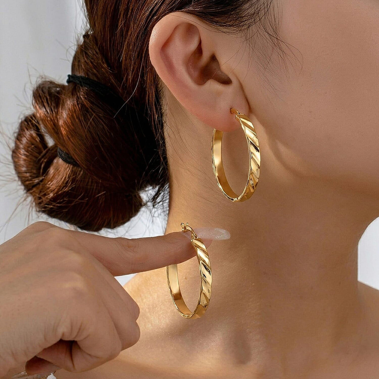 9K Yellow Gold Textured Hoop Earring with Clasp 8593464 3