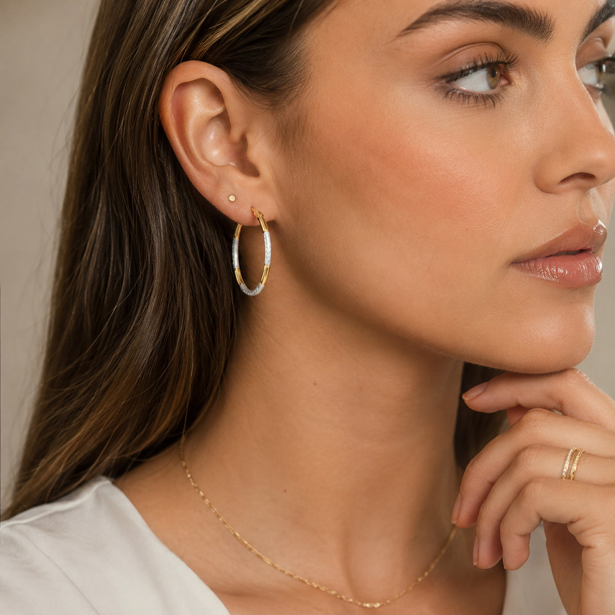 9K Yellow Gold Hoop Earring with Clasp in Two Tone Plating V32531851 5