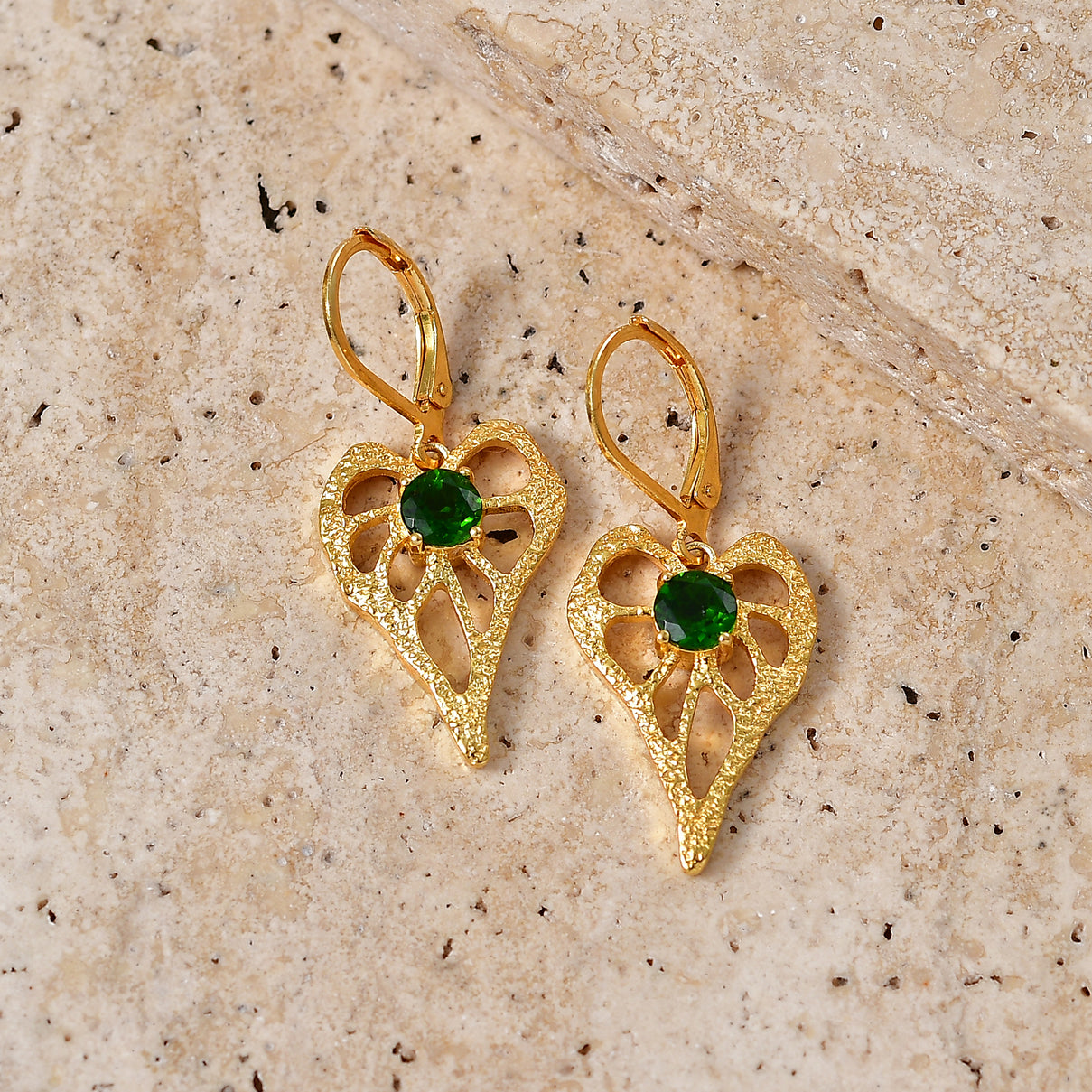 EverTrue - Natural Chrome Diopside Heart Dangle Earring with Lever Back in Yellow Gold Tone 1.10 Ct. V32537506 3