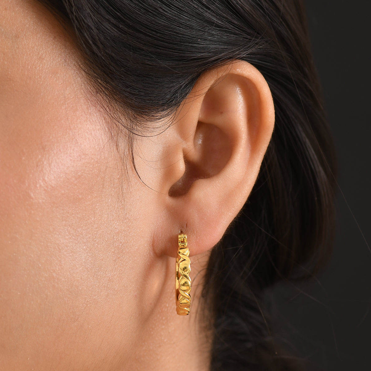 EverTrue Bronzella Collection - Full Hoop Earring with Clasp in 18K Gold Plating V32521061 2