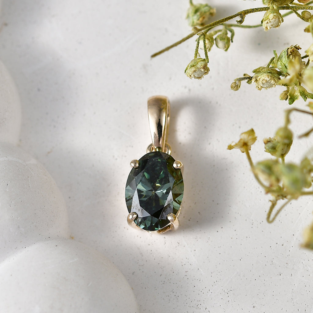 Luxuriant - 9K Yellow Gold SGL Certified Lab Grown Green Diamond (SI) Solitaire Pendant 1.05 Ct._8609437_2