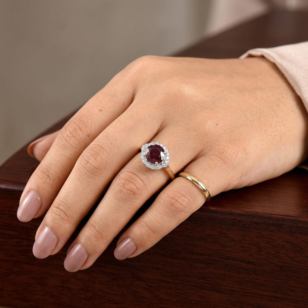 Luxuriant 10K Yellow Gold AAA Colour Change Garnet, Lab Grown Diamond GH, SI Main Stone With Surrounding Stone Ring, Gold Wt.3.09 Gms  2.730  Ct._8618159_2