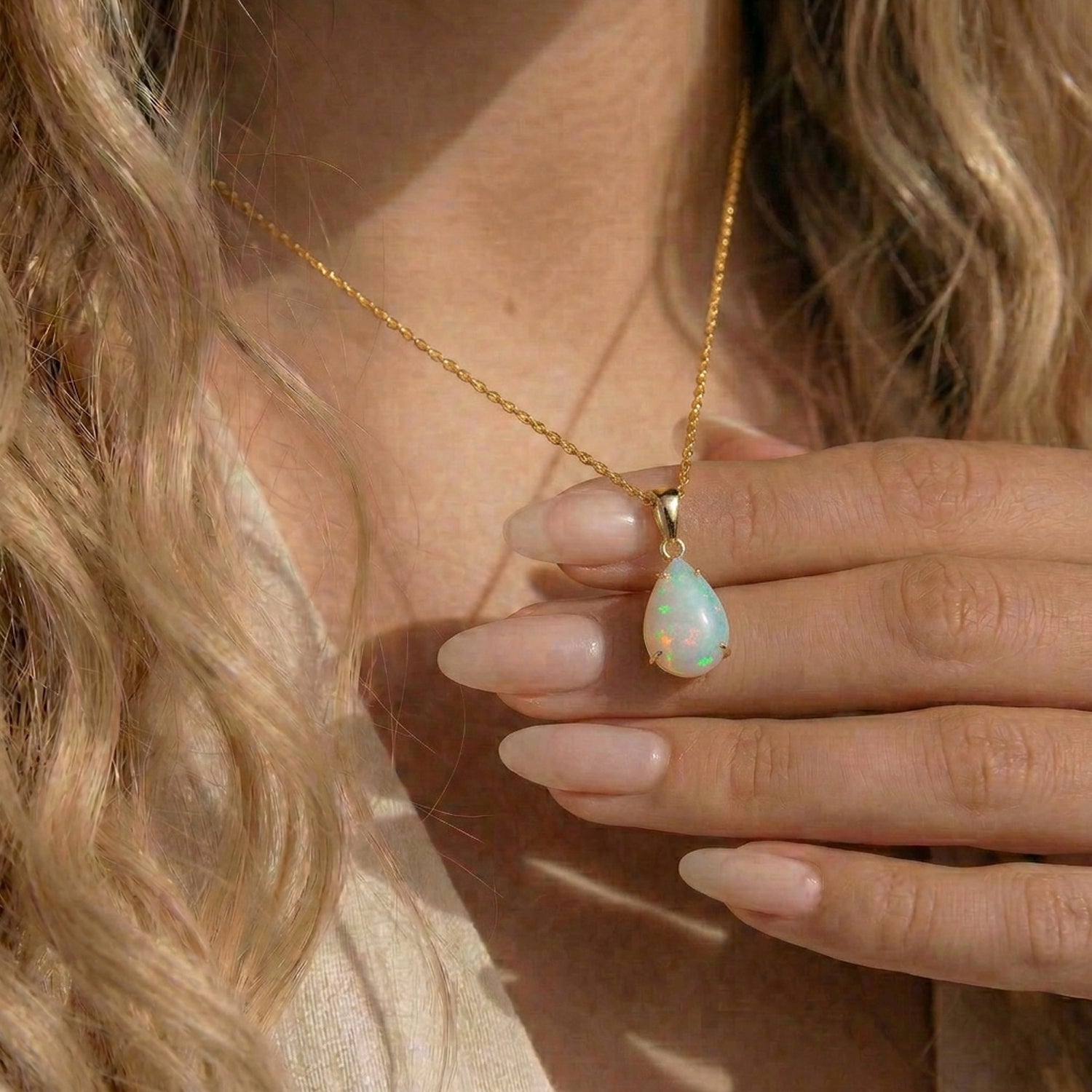 COLLECTORS EDITION - 9K Yellow Gold AAA Ethiopian Opal Solitaire Pendant 10.33 Ct. V32512573 2
