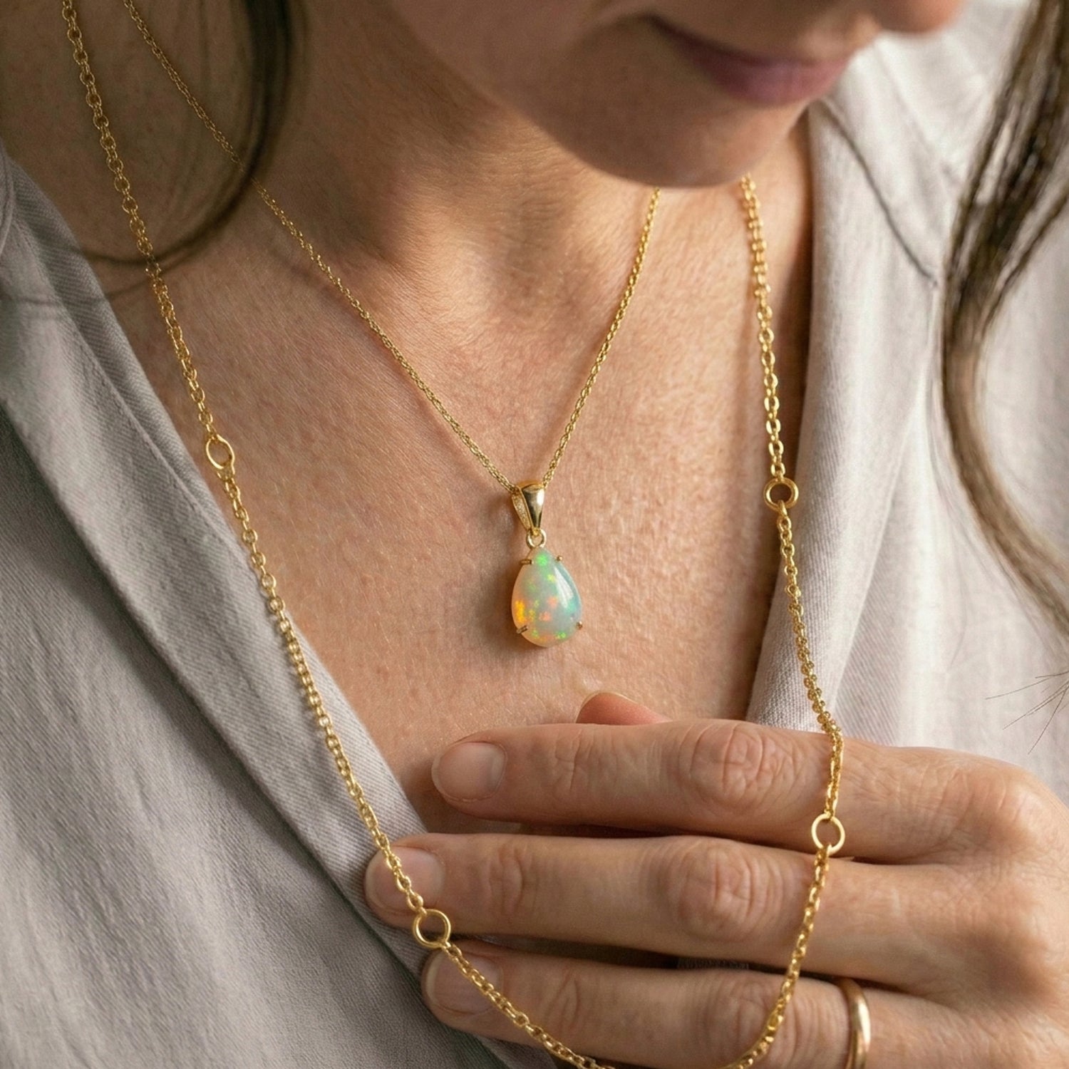 COLLECTORS EDITION - 9K Yellow Gold AAA Ethiopian Opal Solitaire Pendant 10.33 Ct. V32512573 3