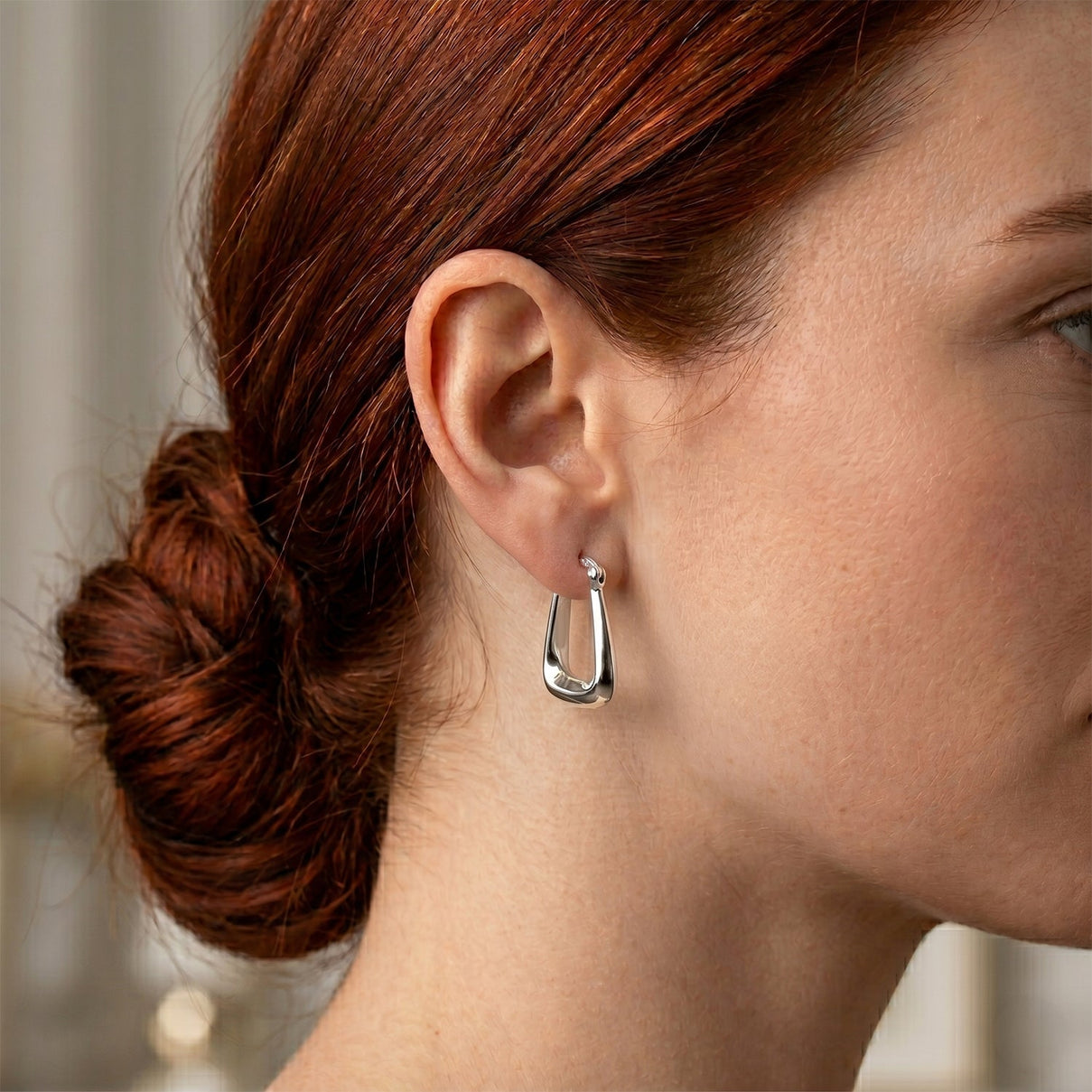 Tapered Triangular Hoop Earrings in Sterling Silver V32367302 2