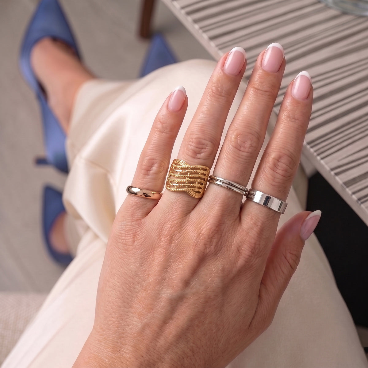 EverTrue Bronzella Collection - Crossover Band Ring in Yellow Gold Tone V32514225 3
