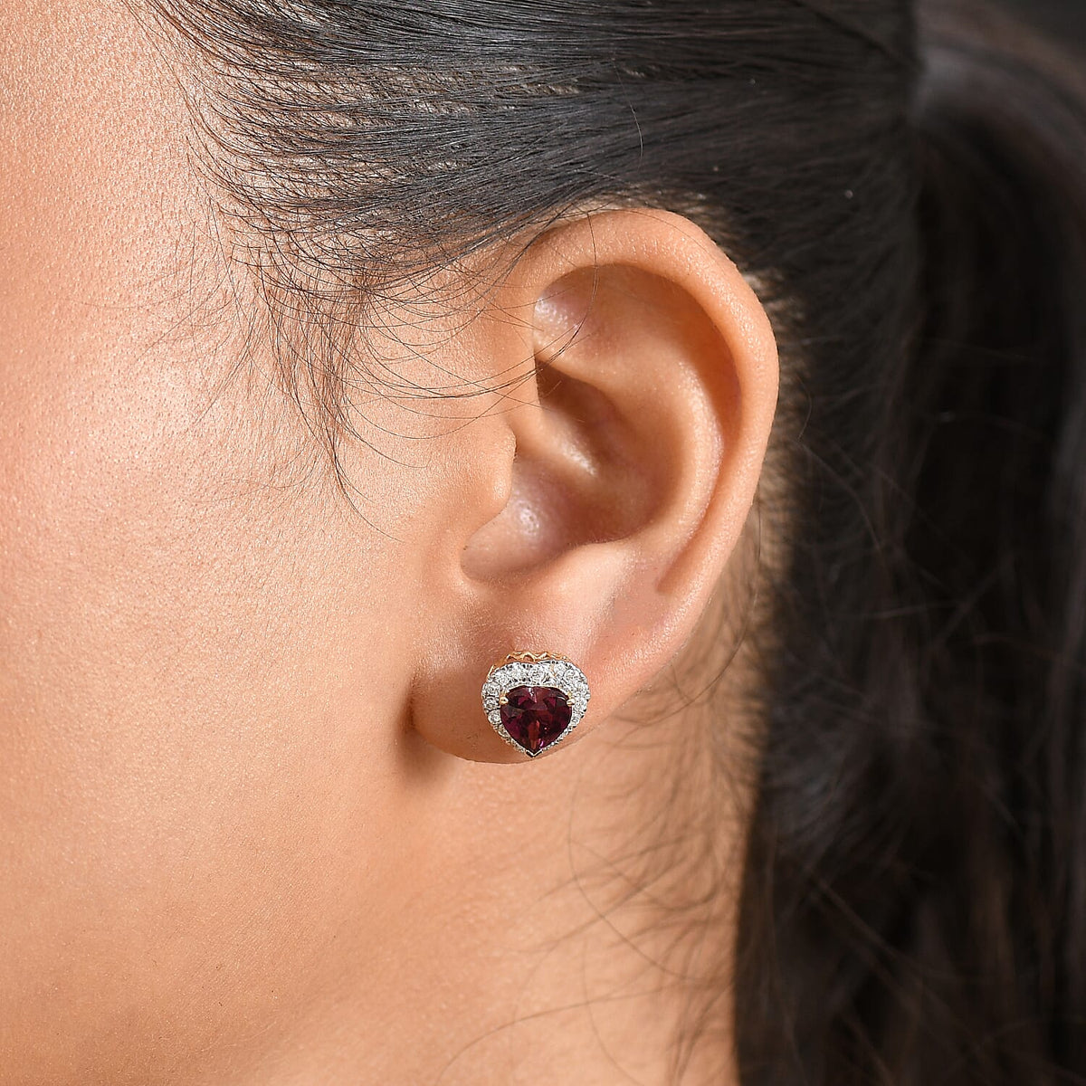 Certified and Appraised LUXURIANT AAA Colour Change Garnet, Lab Grown Diamond GH, SI Main Stone With Surrounding Stone Earring in 10K Yellow Gold, Gold Wt.2.84 Gms  2.950  Ct. 8622364 2