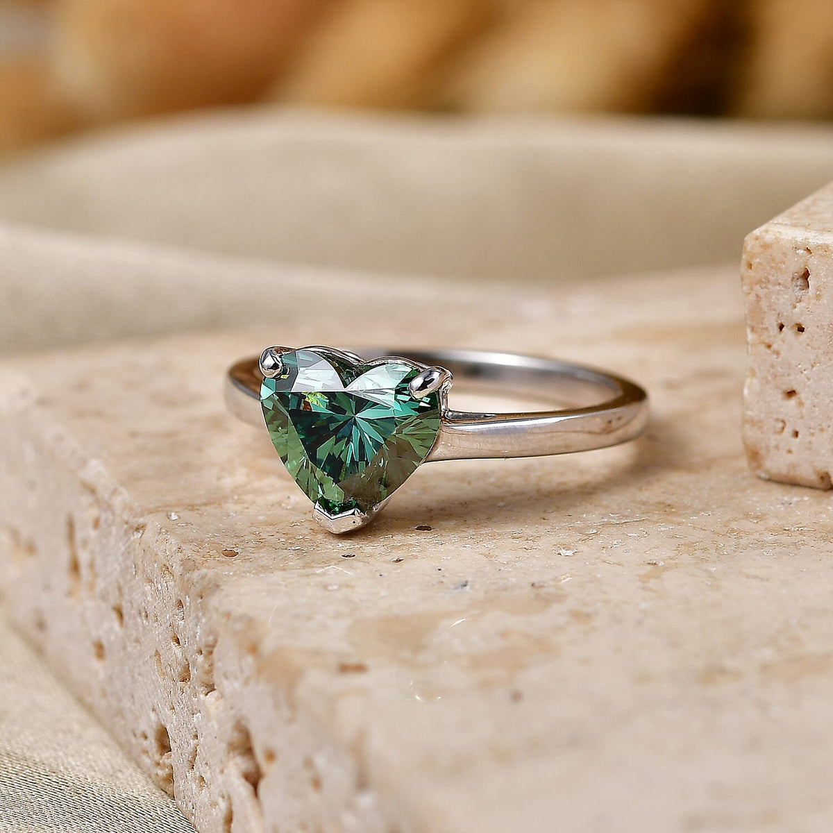Certified and Appraised LUXURIANT VS Lab Grown Green Diamond EF, VS Solitaire Ring in 10K White Gold, Gold Wt.2.43 Gms 2.000 Ct. 8623853 2