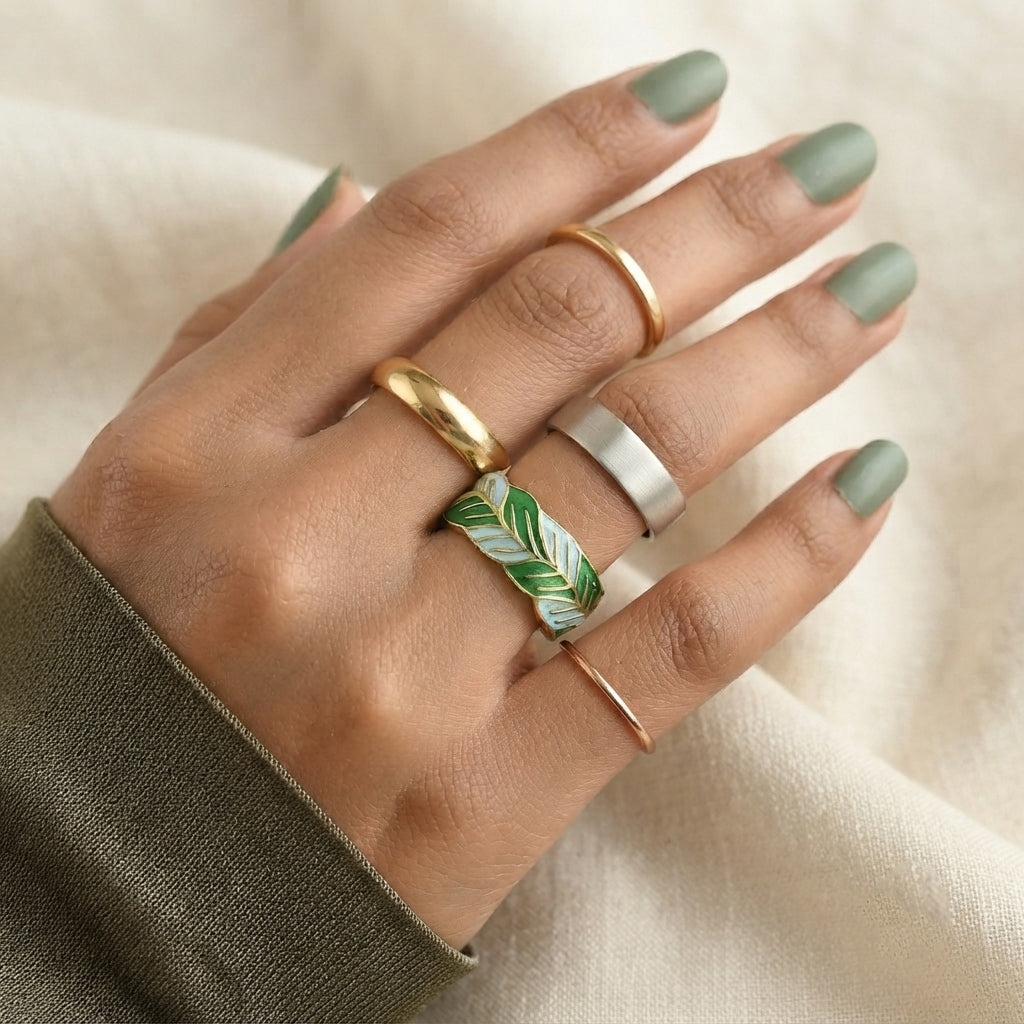 EverTrue - Leaf Vine Enameling Band Ring in Yellow Gold Tone V32514745 3