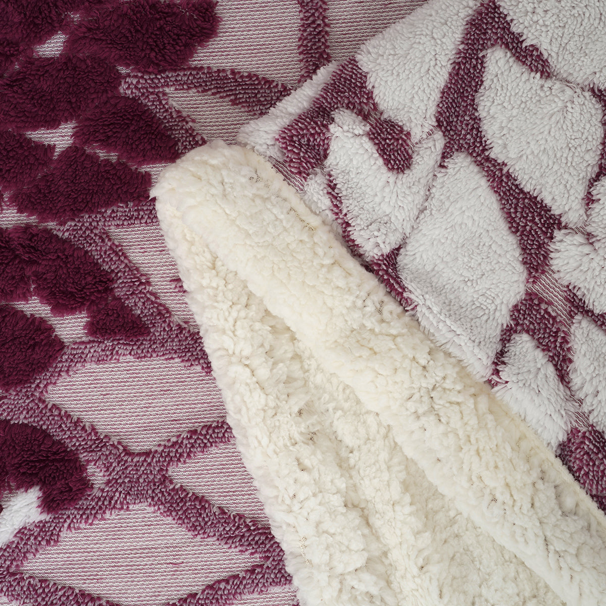 LIVMORE Double Layered Floral Jacquard Faux Fur &amp; Sherpa Blanket 600 gsm (150x200cm) - Burgundy 8627880 3