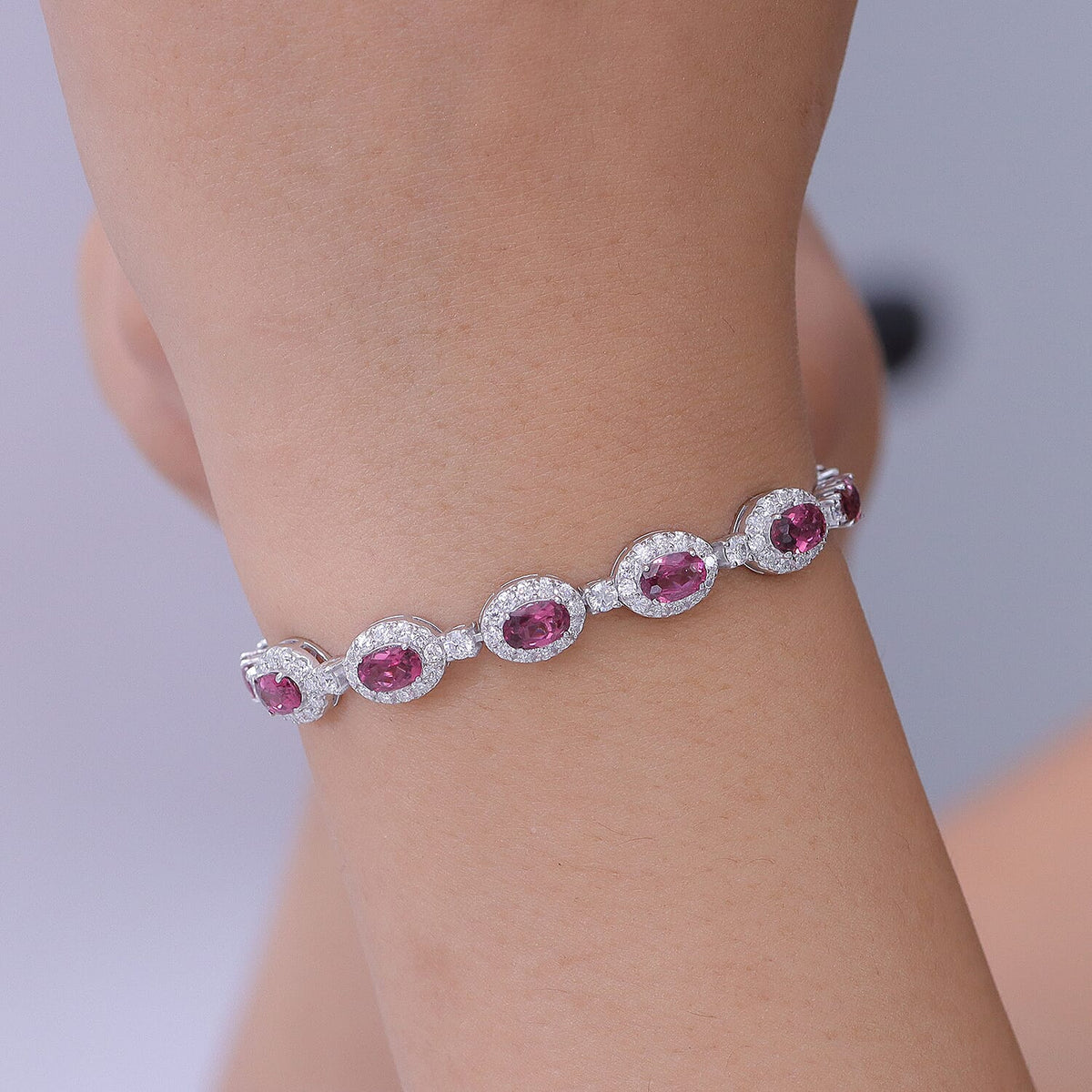 Certified and Appraised D'Joy Colour Change Garnet, Moissanite Cluster Bracelet (Size - 7.25) in Rhodium Overlay Sterling Silver, Silver Wt.5.42 Gms 9.600 Ct. 8628820 2