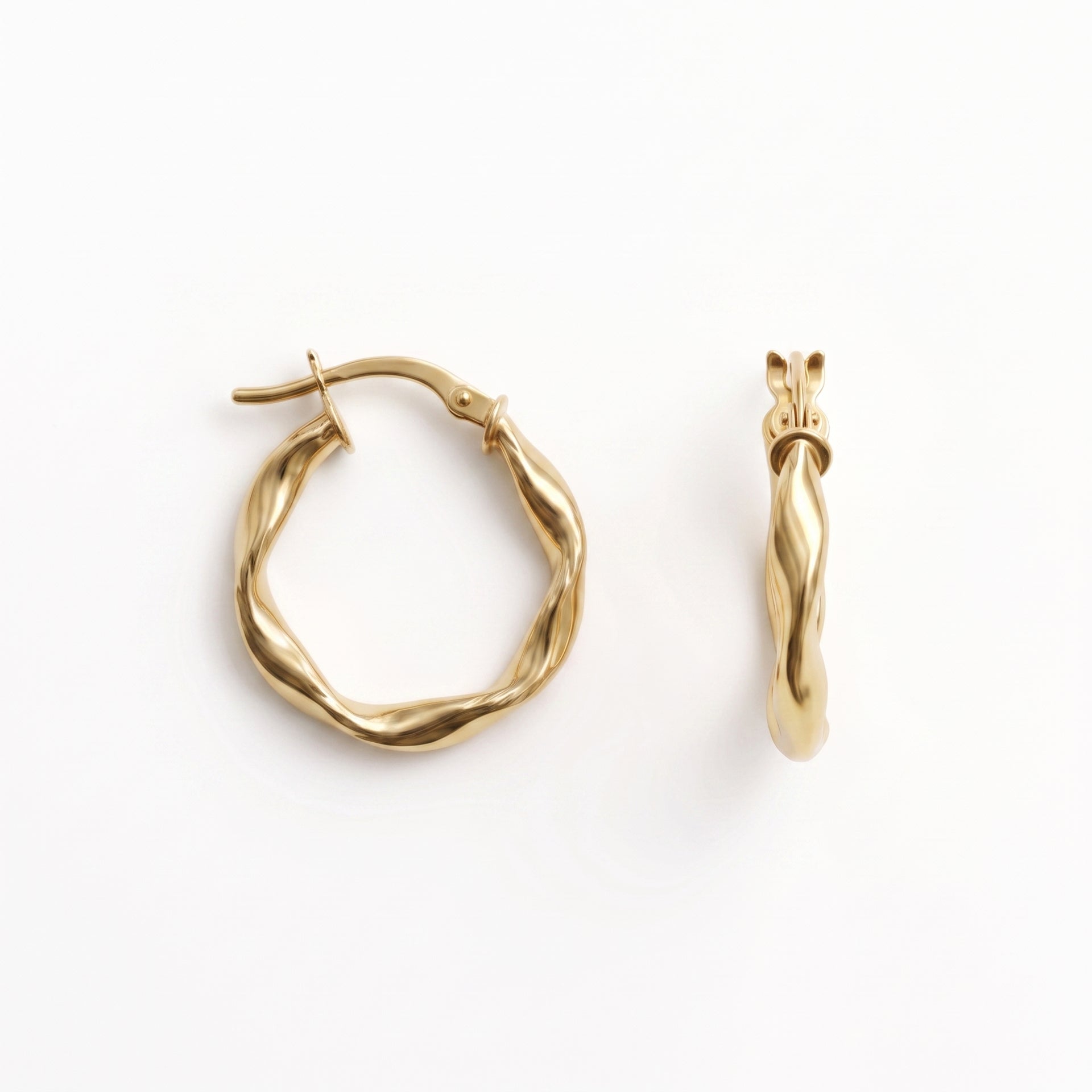 Royal Bali Collection - 9K Yellow Gold Twisted Hoop Earring with Clasp 8629431 3