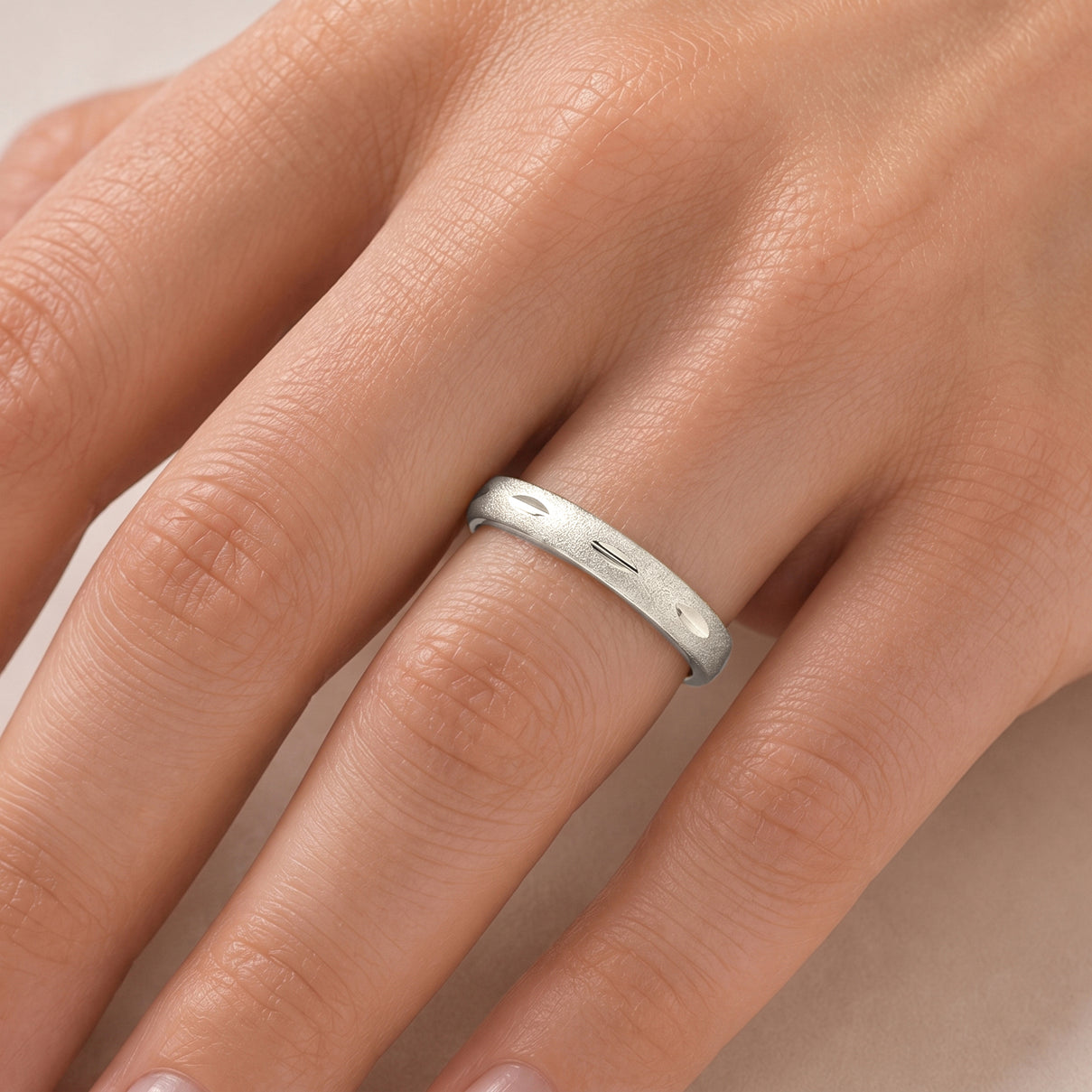 OTO- Sterling Silver Diamond Cut Band Ring 8646064 1