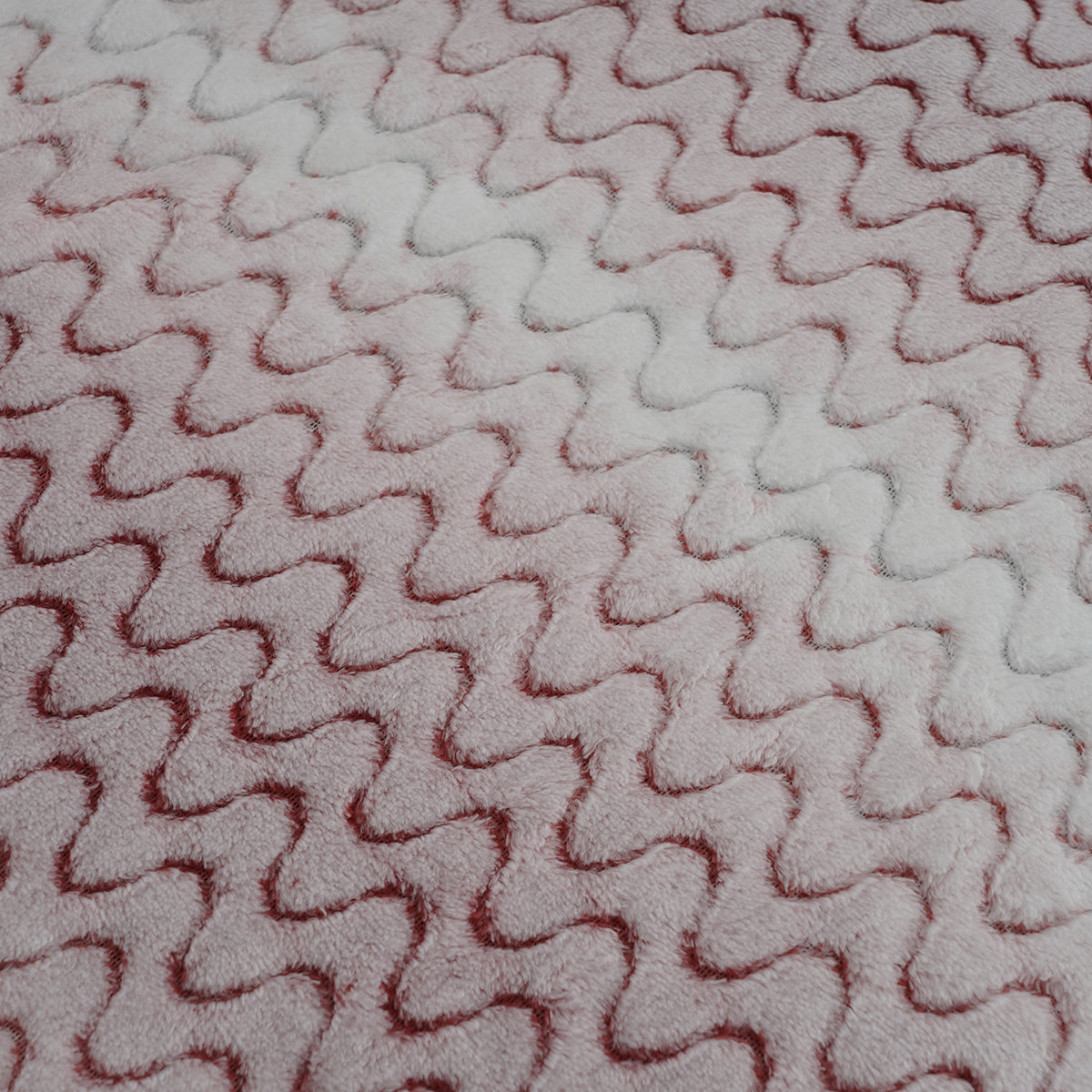Livmore Super Soft Ombre Design Blanket (150x200cm) 250gsm - Burgundy 8646828 3