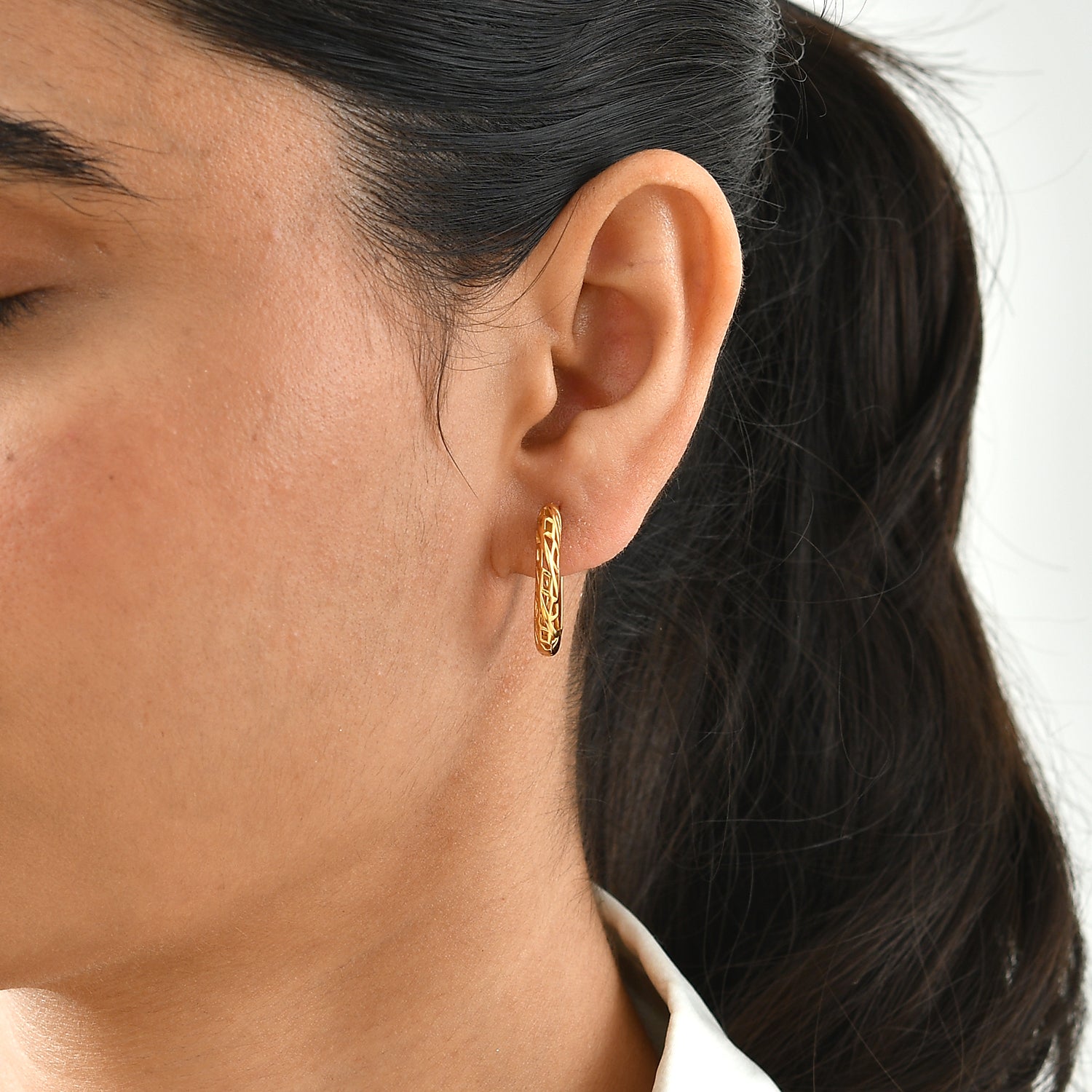 EverTrue Bronzella Collection - Huggie Earring with Clasp Back in Yellow Gold Tone 8662596 1