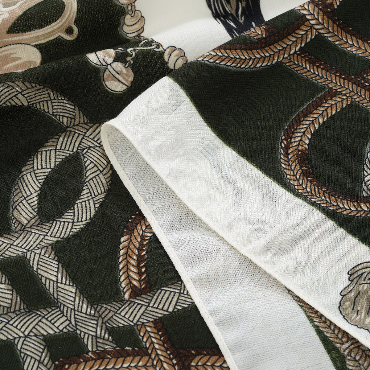 La Marey Horse &amp; Chain Print Fashionable Square Scarf (88 x 88cm) - Green V32527612 3