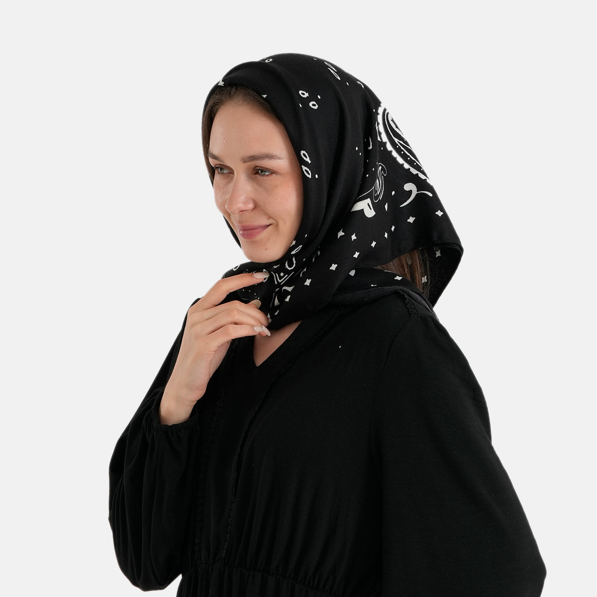 La Marey Paisley Bandana Print Square Scarf (88 x 88 cm) - Black 8683778 4