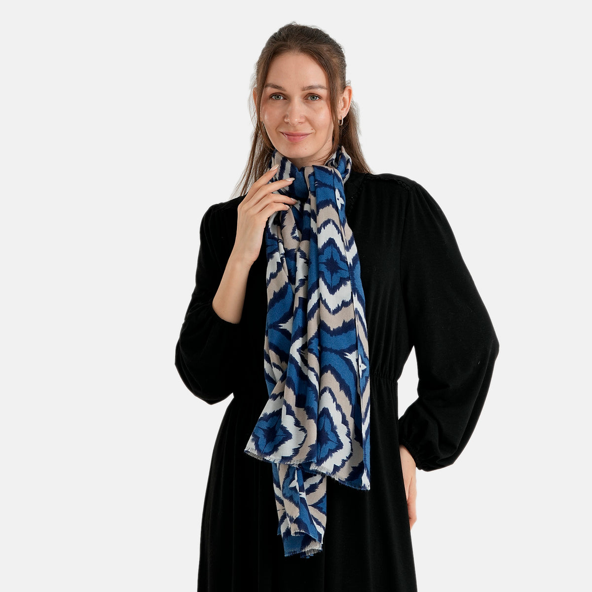La Marey Geometric Printed Scarf (180 x 90 cm) - Royal Blue &amp; White V32621778 3