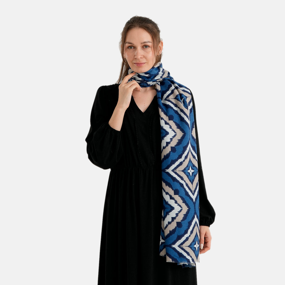 La Marey Geometric Printed Scarf (180 x 90 cm) - Royal Blue &amp; White V32621778 4