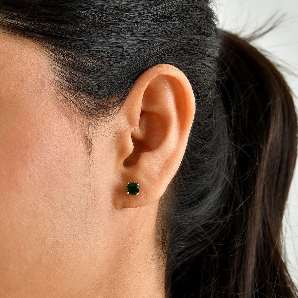 D'Joy - Natural Chrome Diopside Solitaire Stud Push Post Earring in Platinum Overlay Sterling Silver 1.32 Ct. V32603980 2