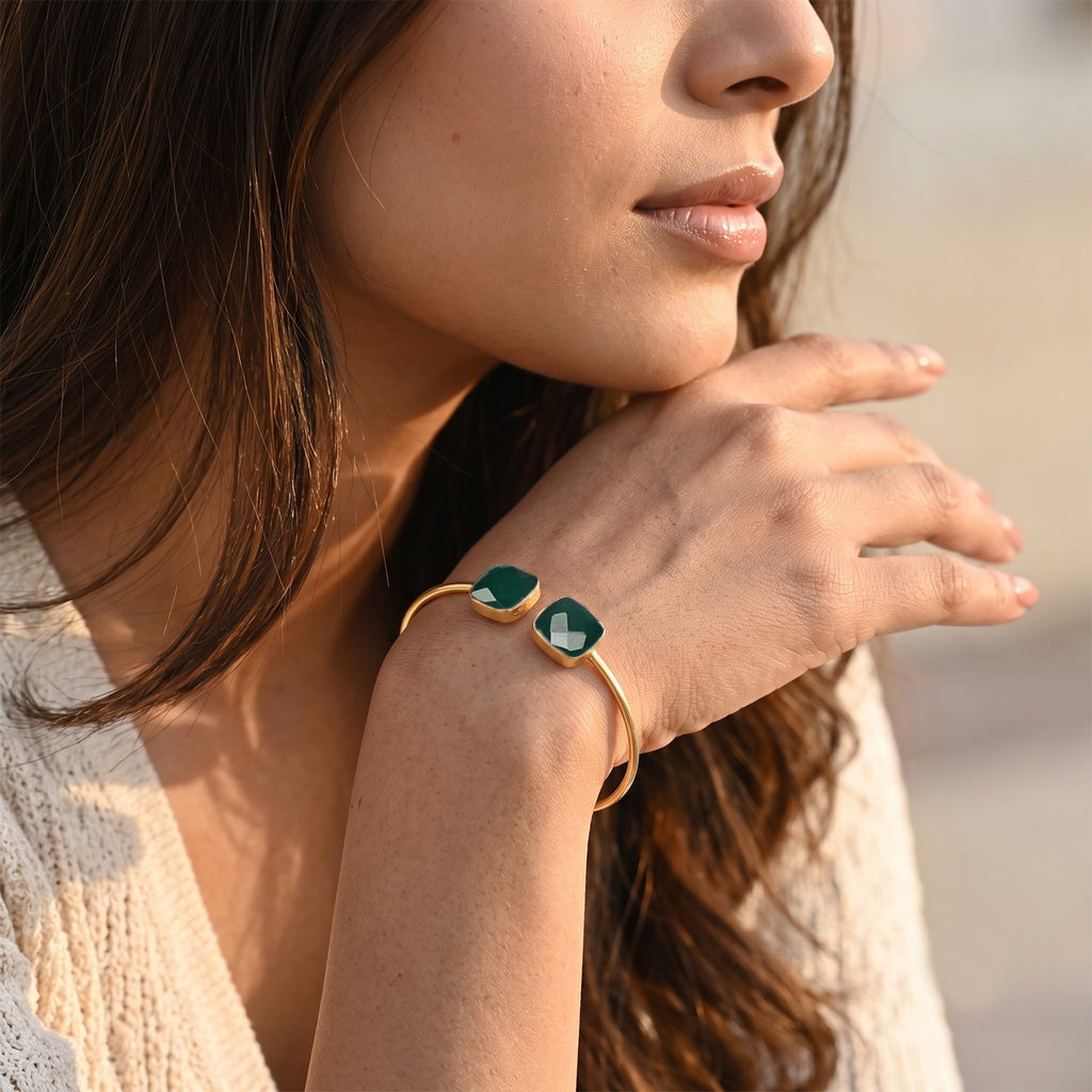 Green Onyx Bangle (Size - 7) in Gold Tone 4.80 Ct._8714360_2