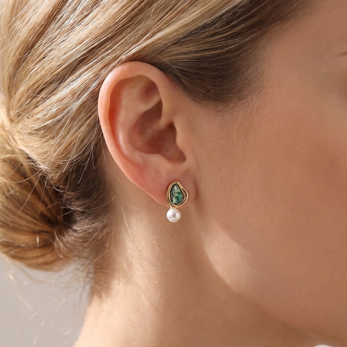 Abalone Shell &amp; White Fresh Water Pearl Beads Earring with Push Back 8714424 2