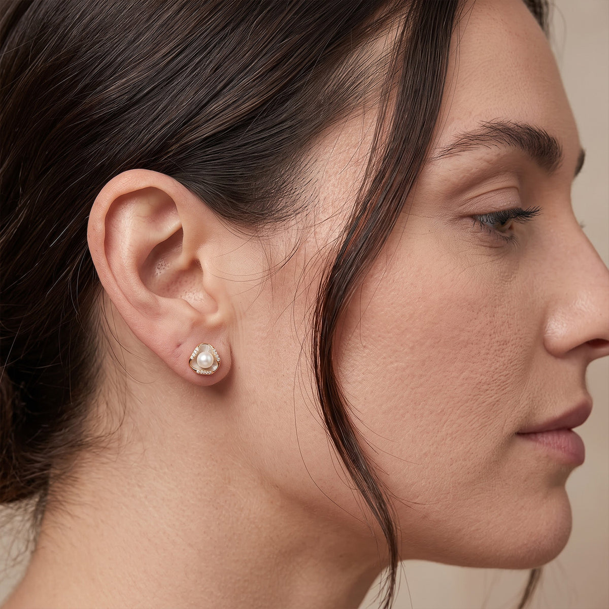 White Fresh Water Pearl Stud Earring with Push Back V32699050 3