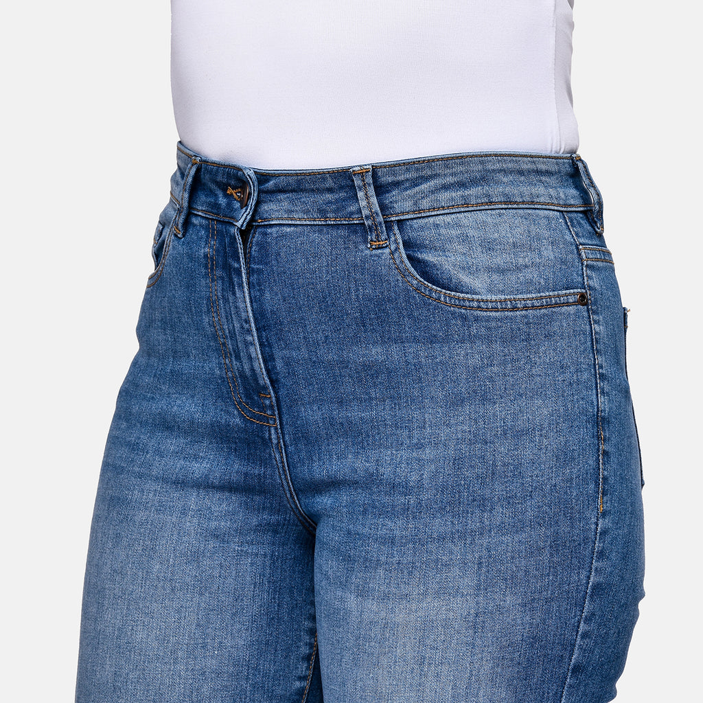TAMSY - Angelina Relaxed Skinny Stretch Jean (Size 10) - Mid Blue_8731316_4