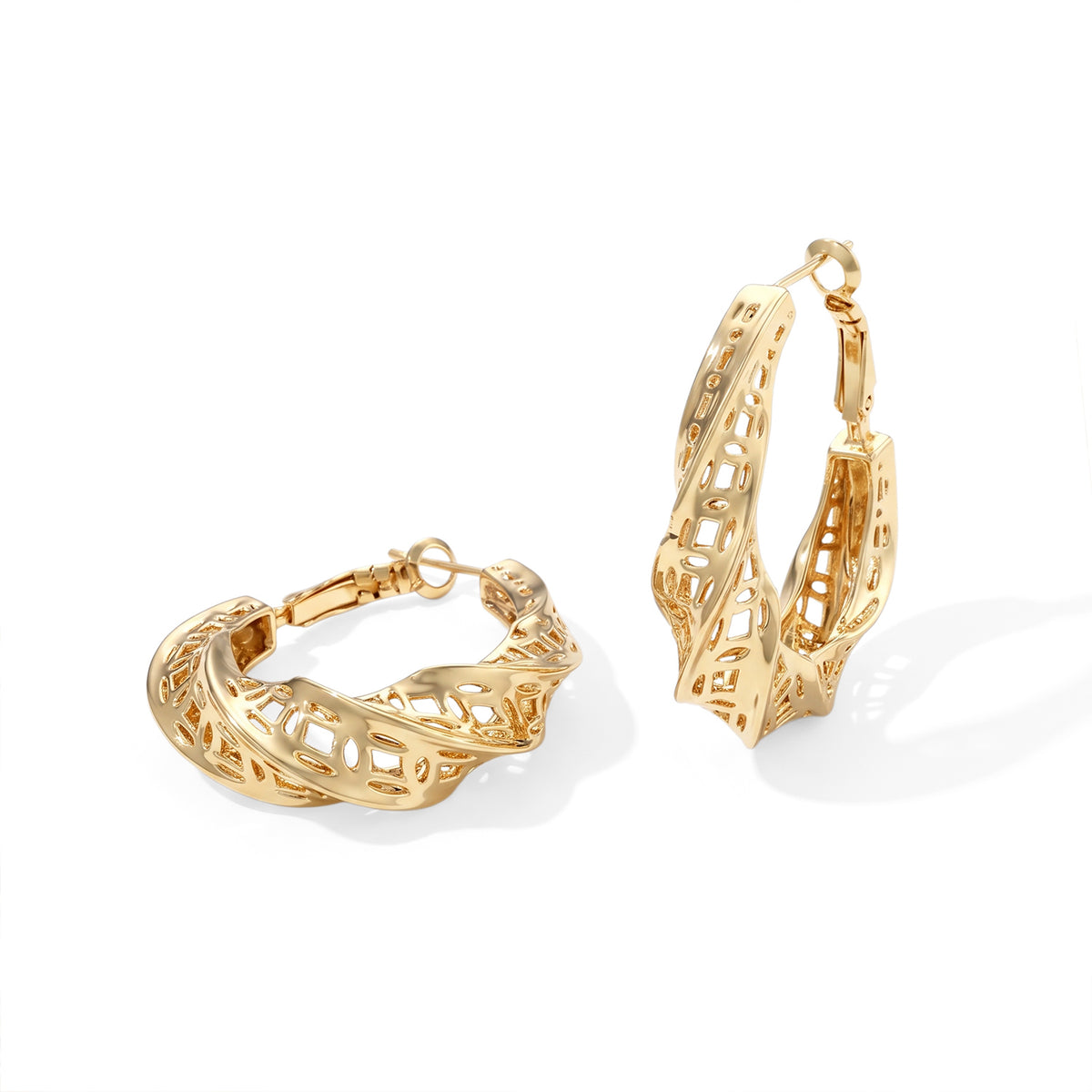 Twist Hoop Earring with Clasp 8744710 0