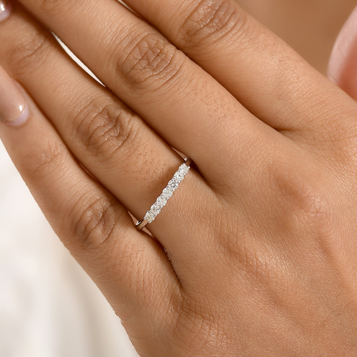 Luxuriant - Lab Grown Diamond (SI-G-H) 7 Stone Band Ring in Rhodium Overlay Sterling Silver 0.25 Ct. 8758607 2