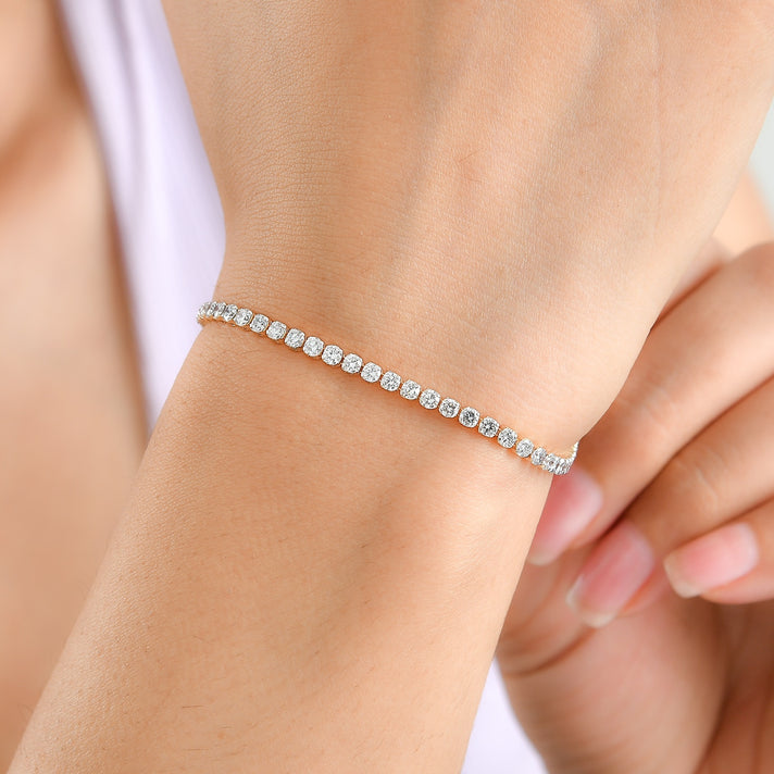 Luxuriant - 10K Yellow Gold SGL Certified Lab Grown Diamond (SI-G-H) Bracelet (Size - 8) 4.30 Ct. 8759679 2
