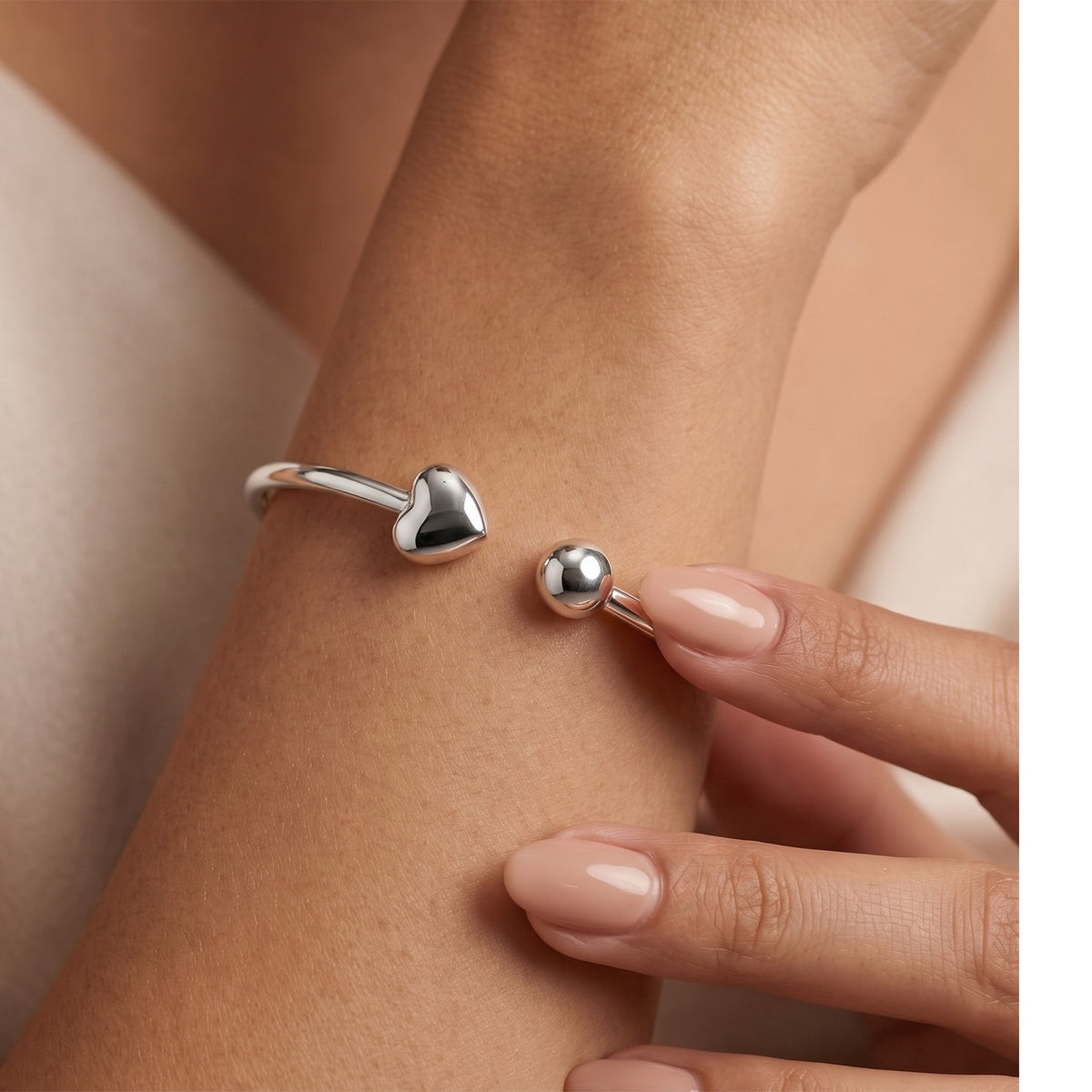 Close Out Deal - Sterling Silver Heart Bangle (Size - 7.5) 8763550 2