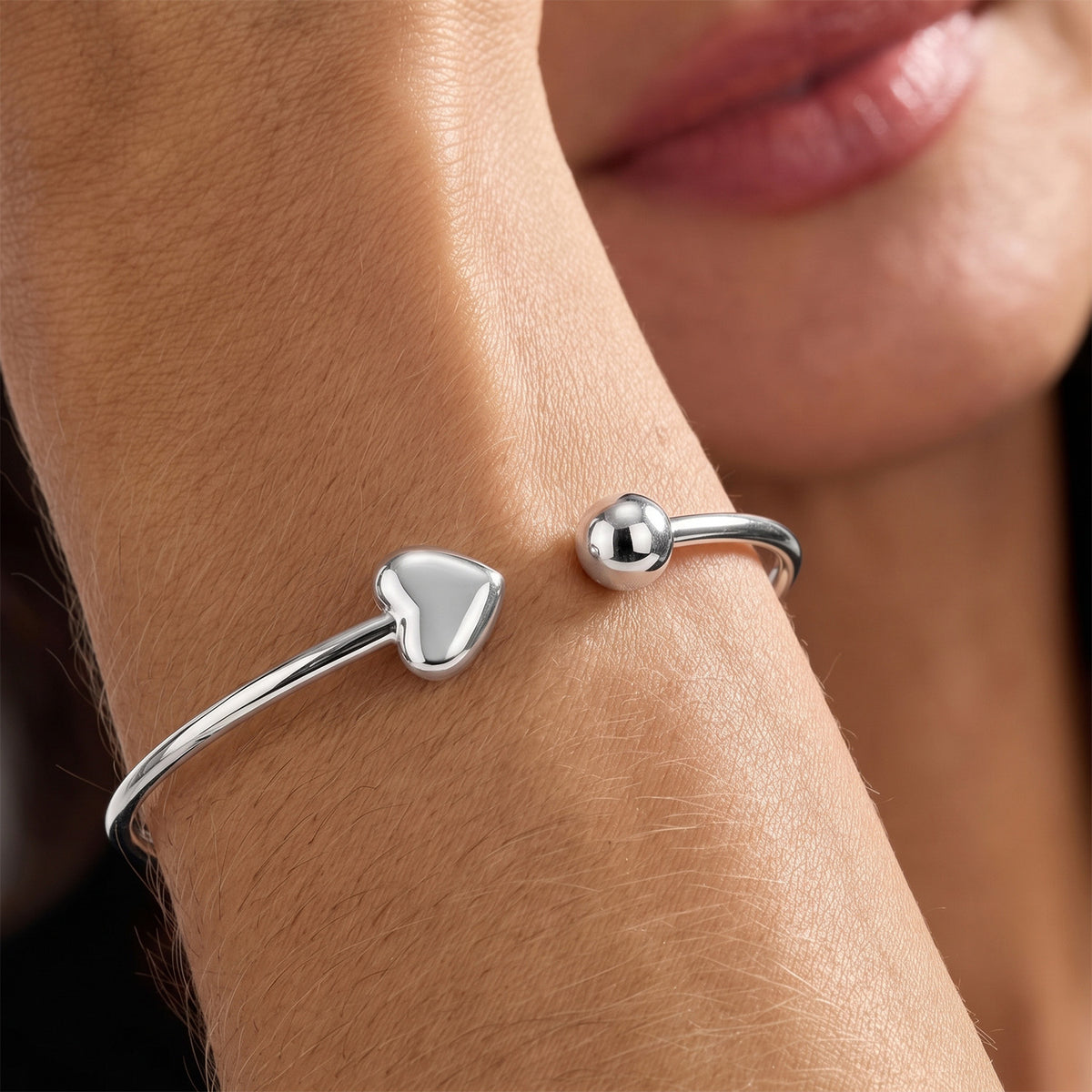 Close Out Deal - Sterling Silver Heart Bangle (Size - 7.5) 8763550 6