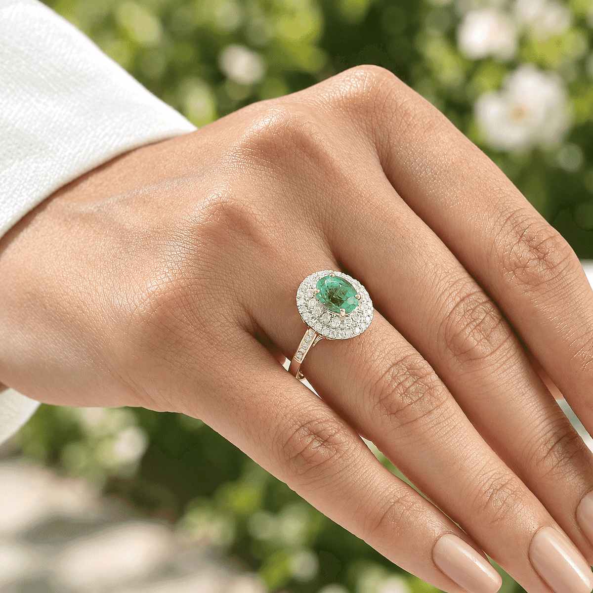 Luxoro - 14K Yellow Gold AAA Colombian Emerald &amp; Natural White Diamond Halo Ring 1.85 Ct, Gold Wt. 3.40 Gms 8770249 1