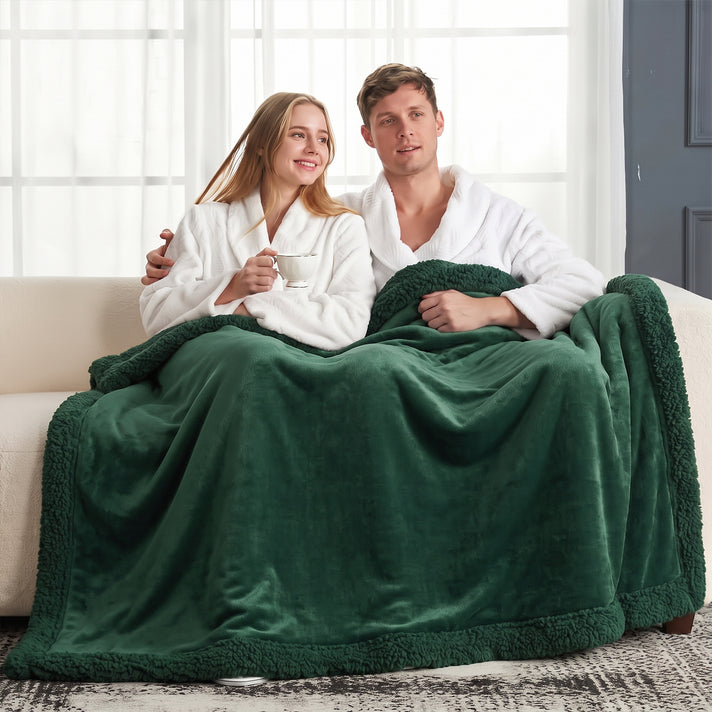 THE MOST LUXURIOUS SHERPA BLANKETS - Plush Luxury Flannel Blanket (150 x 200) - Green - 600 GSM 8800490 2