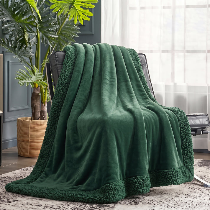 THE MOST LUXURIOUS SHERPA BLANKETS - Plush Luxury Flannel Blanket (150 x 200) - Green - 600 GSM 8800490 1