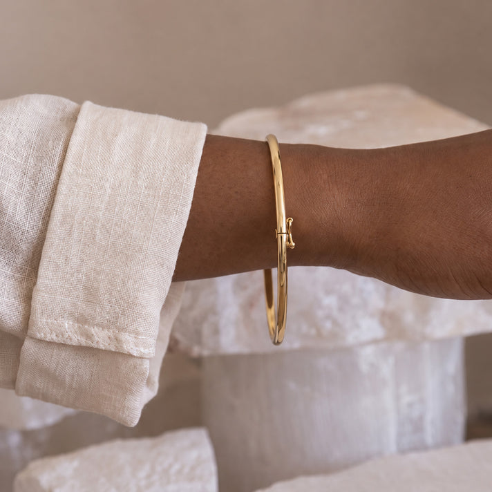 9K Yellow Gold 4mm Oval-Tube Bangle 8828966 2