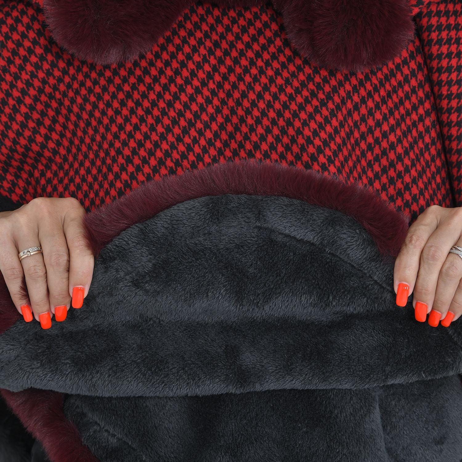 TAMSY Faux Fur Poncho  - Red 8960178 5