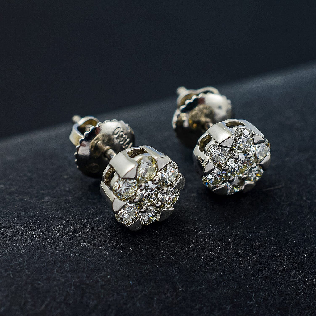 950 Platinum  A  White Diamond  A Earring 0.60 ct,  Platinum Wt. 2.8 Gms  0.600  Ct.
